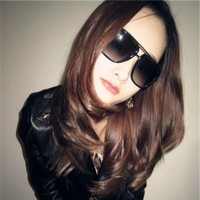 我还在回忆里触碰_相守思念的伤感QQ头像