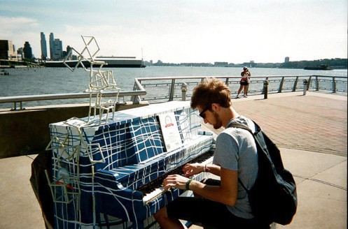 欧美风格空间素材 一个人的道路