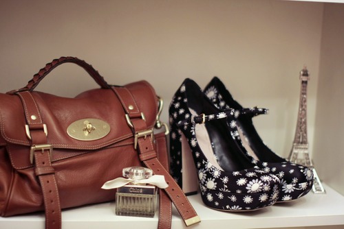 QQ空间魅力女生素材_属于女生的小诱惑