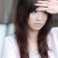 我们的感情变得不堪一击_非主流伤感女生QQ头像