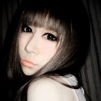 回忆的碎片在脑海挣扎_非主流伤感女生QQ头像