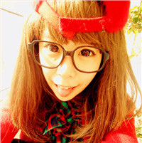 我努力的安慰自己_非主流伤感女生QQ头像