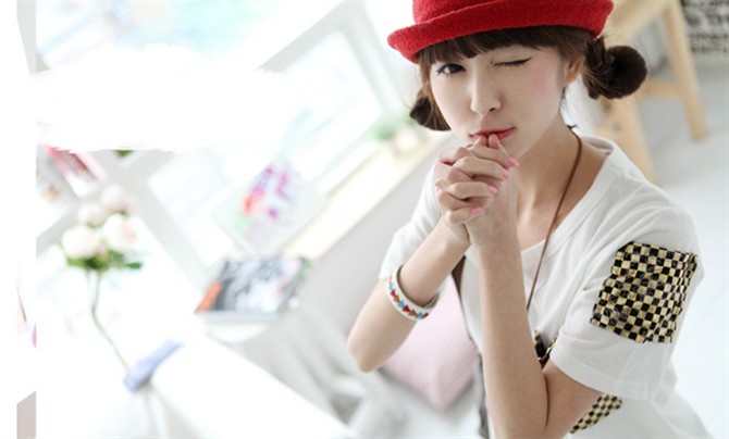 我终究学不会微笑_唯美女生QQ空间图片