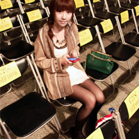 永远是我要不起的奢侈_性感女生QQ头像