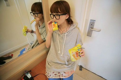 世界上有太多的悲哀_个性温柔的可爱女生QQ空间图片