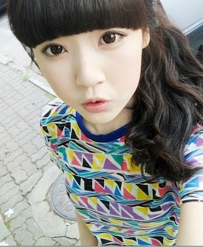 世界上有太多的悲哀_个性温柔的可爱女生QQ空间图片