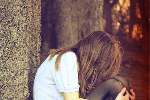 思念总是那么的阴霾_唯美女生意境QQ空间图片素材