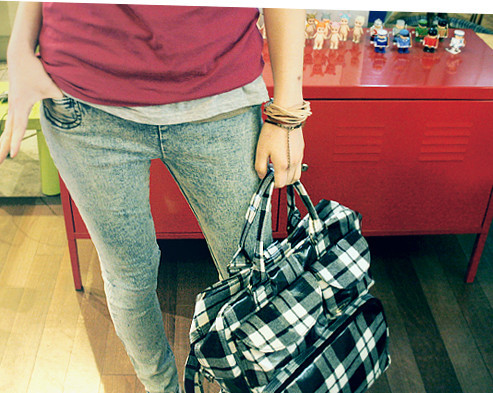 思念总是那么的阴霾_唯美女生意境QQ空间图片素材