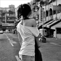 沉湎在一段往事彷徨无奈_唯美性感女生QQ头像