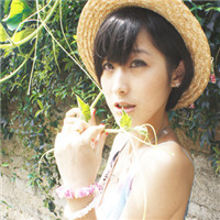 沉湎在一段往事彷徨无奈_唯美性感女生QQ头像