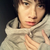 爱一个人就给他充裕的空间_潮流个性男生QQ头像