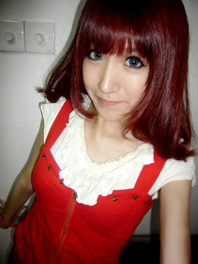 感情不是忧郁的_非主流善良自拍女生QQ空间图片