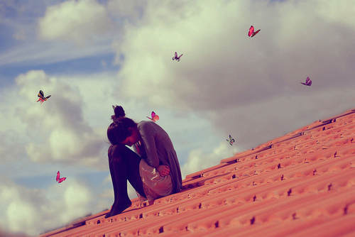 我需要一个安稳的怀抱_甜美女生意境2011QQ空间素材