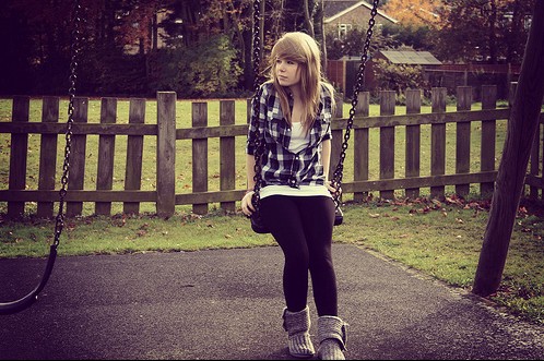 我需要一个安稳的怀抱_甜美女生意境2011QQ空间素材