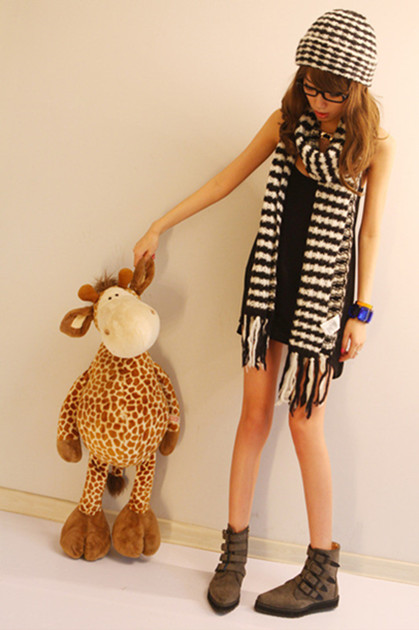 思绪逐渐被掏空_潮流时尚女生个性QQ空间图片