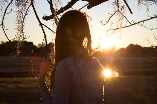 深爱也已是昨昔今非_意境漂亮女生QQ空间图片素材