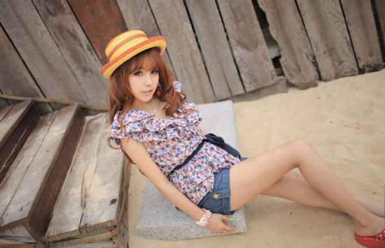 我受不了残忍的爱情_甜美文静女生QQ空间图片