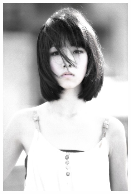 唯美QQ空间女生图片素材_泪在脸上化作了思念