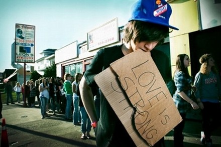 时尚潮人的欧美风格空间素材_虚伪的面具