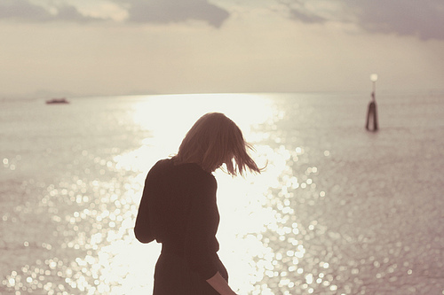 没有理由的喜欢_漂亮的女生空间素材