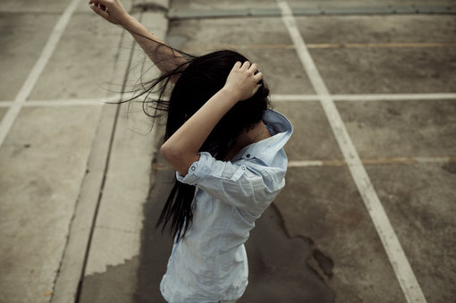 没有理由的喜欢_漂亮的女生空间素材