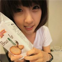 寂寞的雨仍然在下_朝思暮想的非主流女生QQ头像