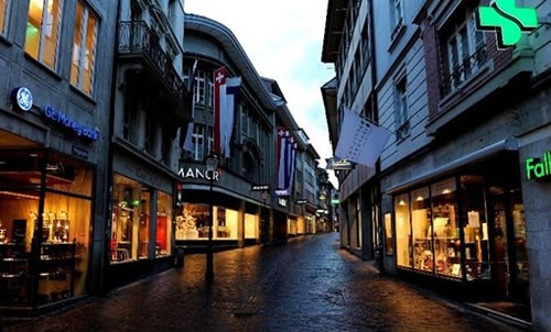 欧美风格的空间素材_被遗忘的街角