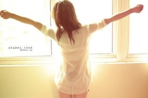 想要忘记孤独_意境女生QQ空间图片素材