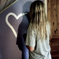 唯美意境的QQ女生头像_陪你画完那颗心