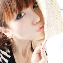 融化在爱的奶糖里_潮流时尚的非主流女生头像