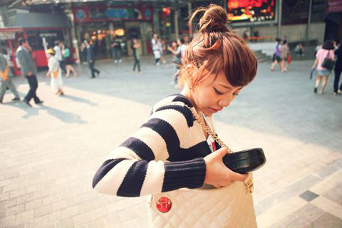 凌乱的小情绪_轻舞飞扬的唯美QQ空间图片素材