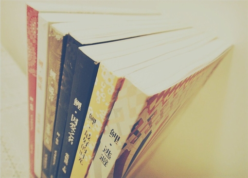 执笔写下回忆_欧美风格的空间素材