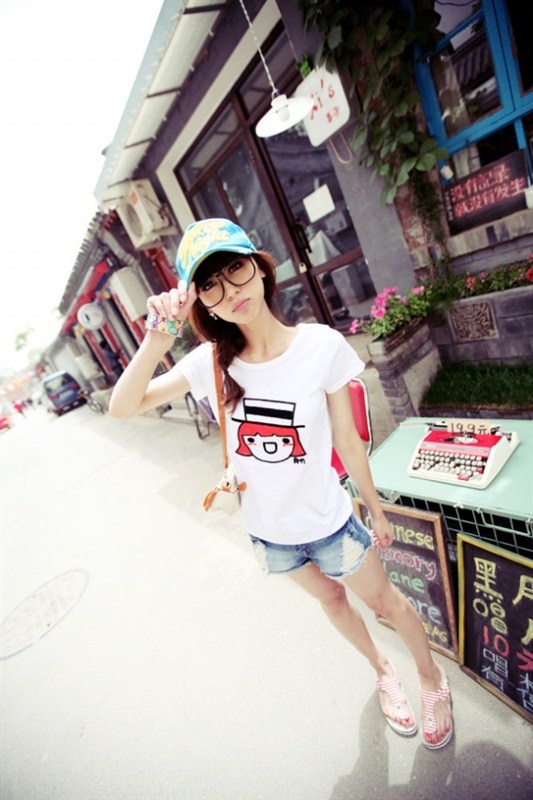 在爱的世界里没有委屈_甜美潮流女生QQ空间图片