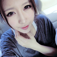 清新风格的非主流女生头像_等待着你的电话