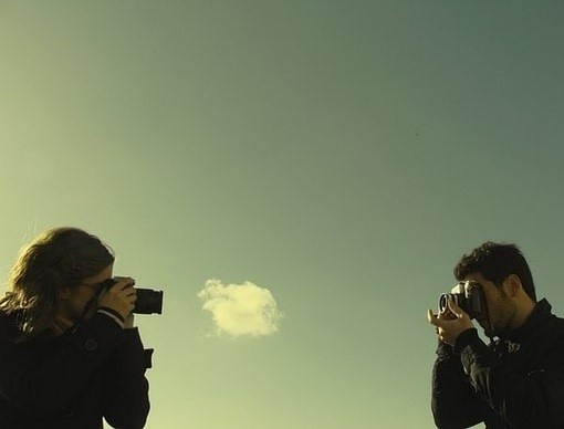 一直陪在你身边_幸福的情侣空间素材