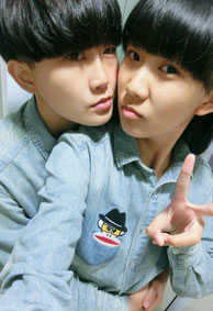 2022微信情侣皮肤一左一右两张大图 邂逅都是最美好的结局