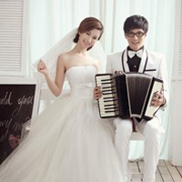 2022幸福情侣婚纱微信头像 幸福从和你牵手开始