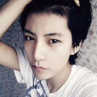 恩爱幸福的微信情侣头像一左一右 我的回忆终有一天要逝去