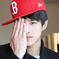 2022帅气阳光的微信男生头像 你拿着这份爱在伤我