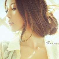 我们隔着一颗心的距离_意境伤感女生微信头像