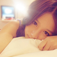 凝视的背后_伤感的微信女生头像