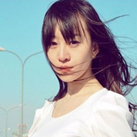 淡点红唇只为不懂快乐的人看_好看的微信微博女生头像