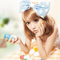 每时每刻都有人离开_夏日伤感非主流女生微信头像