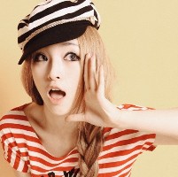 回忆的碎片在脑海挣扎_非主流伤感女生微信头像