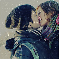 情侣抱著接吻高清头像 微信情侣头像kiss