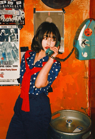 2022个性另类微信空间皮肤 真正的孤独者不言孤独