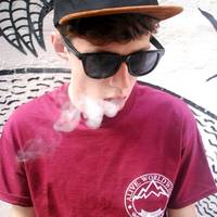 自由少年霸气的微信头像 爱过怕过只剩下寂寞