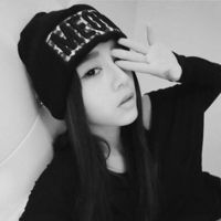 黑白分明微信个性女生头像 遇见你是我此生最痛心的玩笑