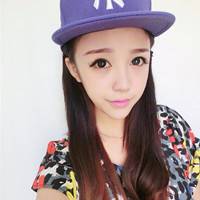 00后搞怪的微信女生头像2022 你身边的那个人必须是我