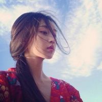 小清新女生干净爽朗微信头像 深情必拥愿与你孤守